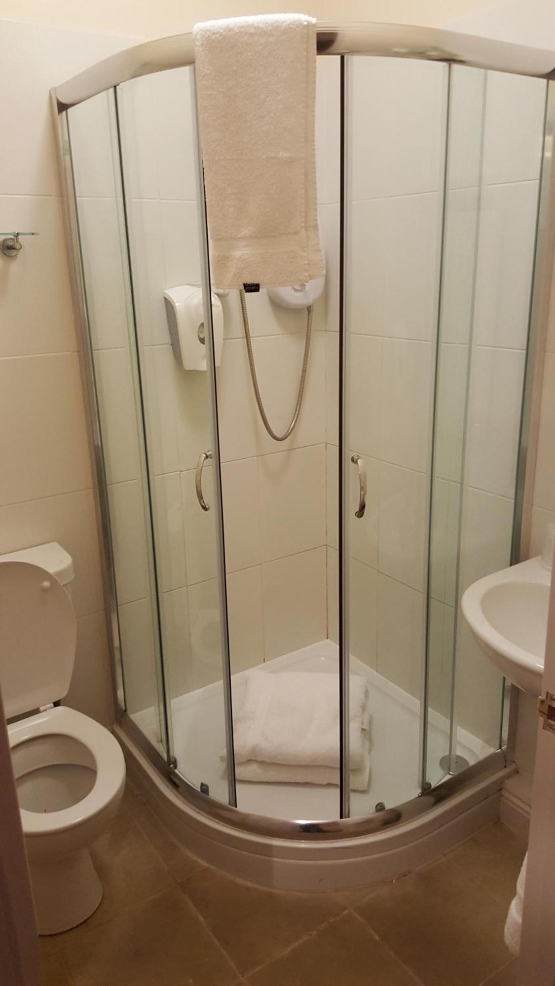 The Dolphin Hotel Wincanton Room photo